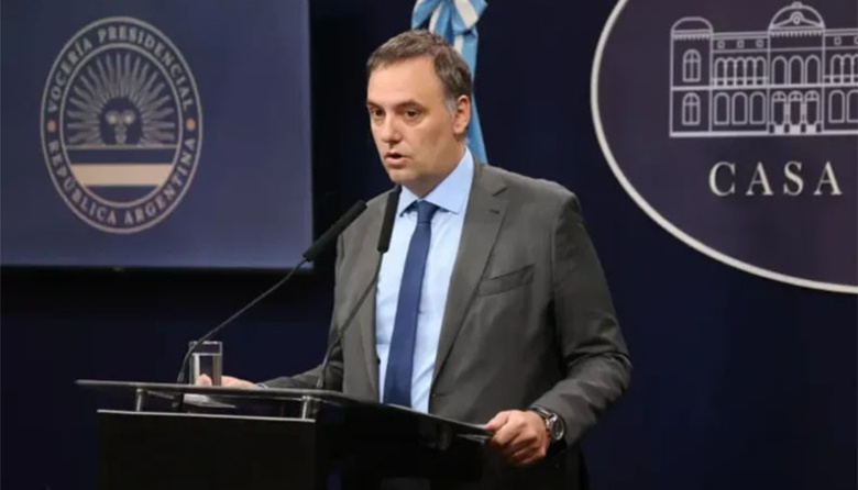 El Gobierno dijo que evalúa un aumento en las prestaciones