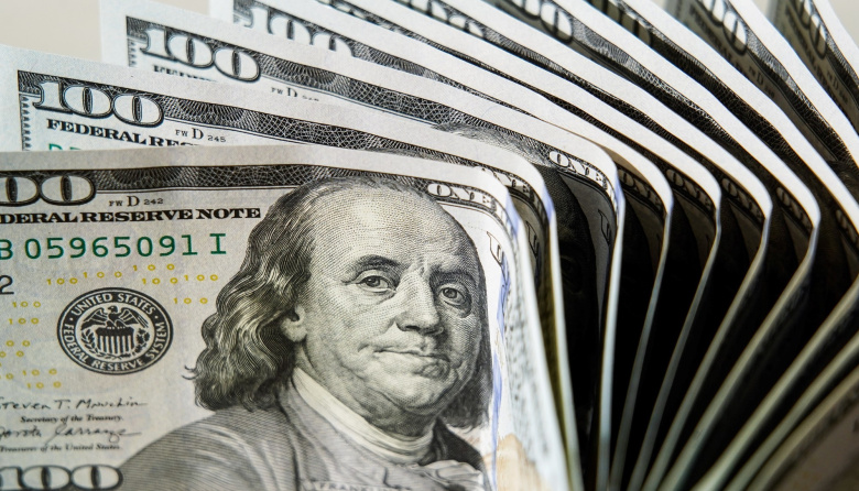 El dólar cerró en leve alza en la última rueda antes de las elecciones legislativas