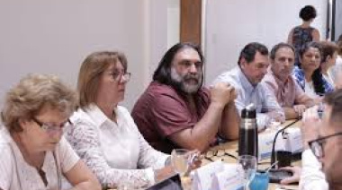 Los docentes bonaerenses aceptaron la oferta salarial y Kicillof cerró la paritaria